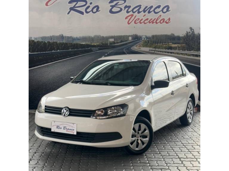 VOLKSWAGEN - VOYAGE - 2014/2015 - Branca - R$ 41.900,00