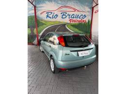 FORD - FOCUS - 2001/2001 - Verde - R$ 27.900,00