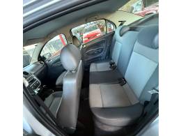 VOLKSWAGEN - VOYAGE - 2012/2013 - Prata - R$ 38.900,00