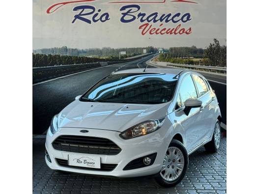 FORD - FIESTA - 2015/2016 - Branca - R$ 49.900,00