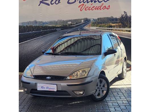 FORD - FOCUS - 2004/2004 - Prata - R$ 23.900,00