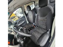 FIAT - UNO - 2012/2013 - Branca - R$ 31.900,00