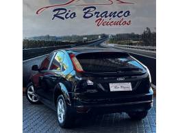 FORD - FOCUS - 2010/2011 - Preta - R$ 41.900,00