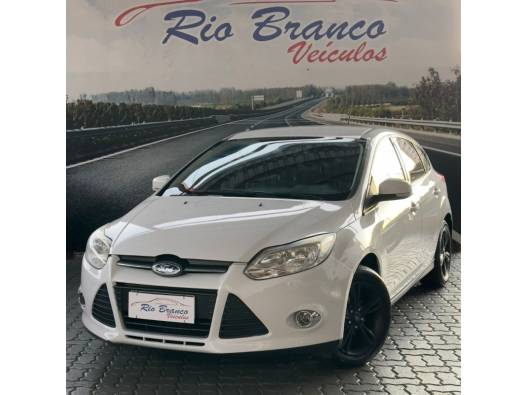 FORD - FOCUS - 2015/2015 - Branca - R$ 57.900,00