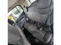 FIAT - UNO - 2012/2013 - Branca - R$ 31.900,00