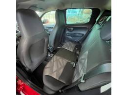 FIAT - MOBI - 2016/2017 - Vermelha - R$ 36.900,00