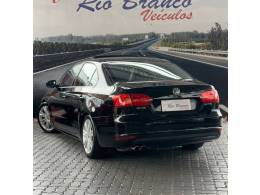 VOLKSWAGEN - JETTA - 2010/2011 - Preta - R$ 67.900,00