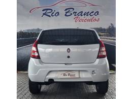 RENAULT - SANDERO - 2011/2012 - Branca - R$ 33.900,00