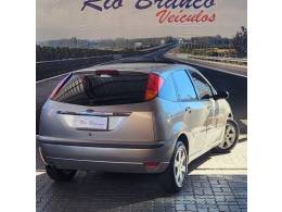 FORD - FOCUS - 2004/2004 - Prata - R$ 23.900,00