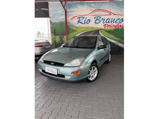 FORD - FOCUS - 2001/2001 - Verde - R$ 27.900,00