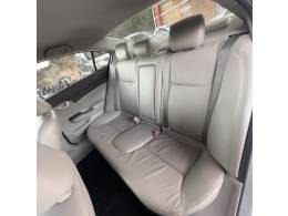 HONDA - CIVIC - 2015/2016 - Prata - R$ 81.900,00