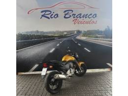 HONDA - CB 300R - 2009/2010 - Amarela - R$ 11.900,00